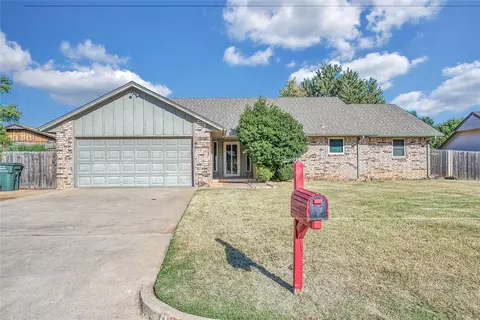 1221 Trenton Rd, Clinton, OK 73601