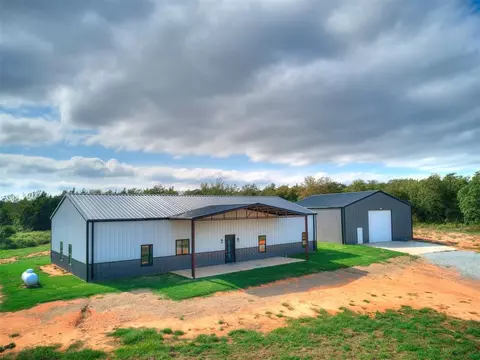 17102 Fishmarket Rd, Mcloud, OK 74851 photo 2