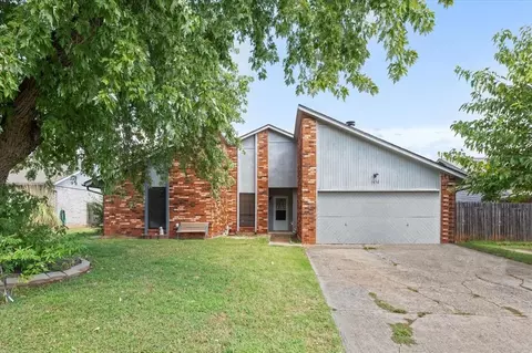 604 Sage Brush Rd, Yukon, OK 73099