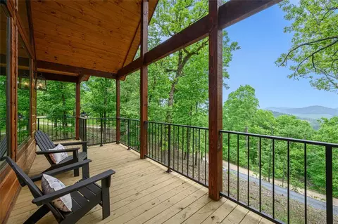 447 Little Creek Ln, Broken Bow, OK 74728