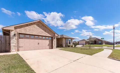 4708 Apatite Bluff Dr, Oklahoma City, OK 73179