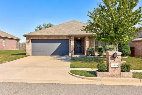 11233 NW 97th St, Yukon, OK 73099