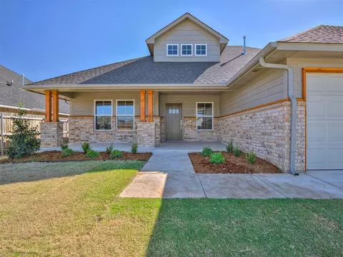 8812 Stacy Lynn Ln, Yukon, OK 73099