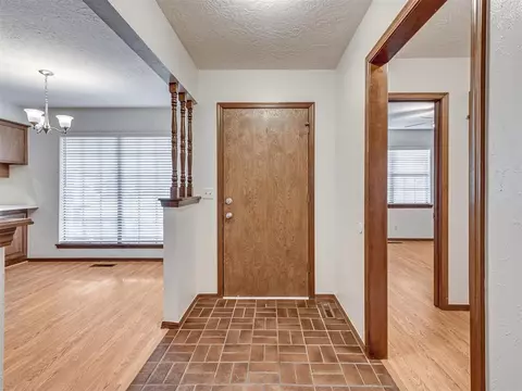 3910 Pine Tree Cir, Norman, OK 73072 photo 25