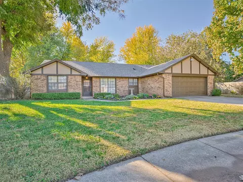 3910 Pine Tree Cir, Norman, OK 73072