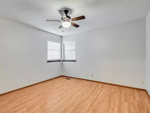 3910 Pine Tree Cir, Norman, OK 73072 photo 21
