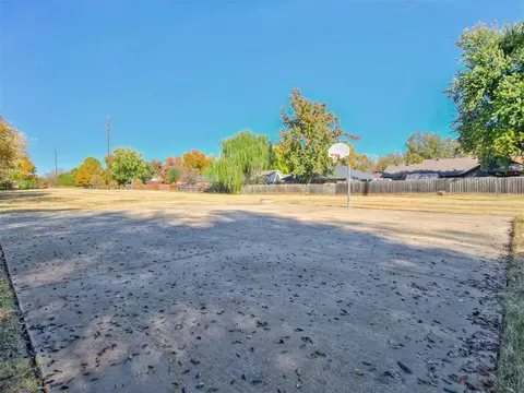 3910 Pine Tree Cir, Norman, OK 73072 photo 30