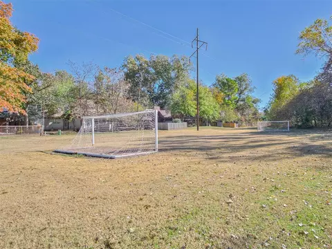 3910 Pine Tree Cir, Norman, OK 73072 photo 28