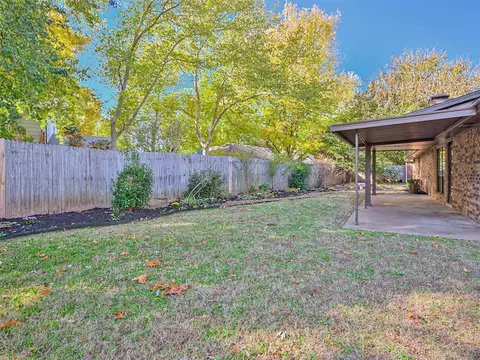 3910 Pine Tree Cir, Norman, OK 73072 photo 4