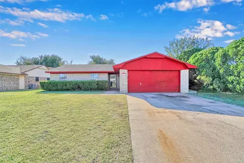 1704 Tyler St, Altus, OK 73521