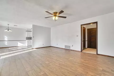 1704 Tyler St, Altus, OK 73521 photo 6