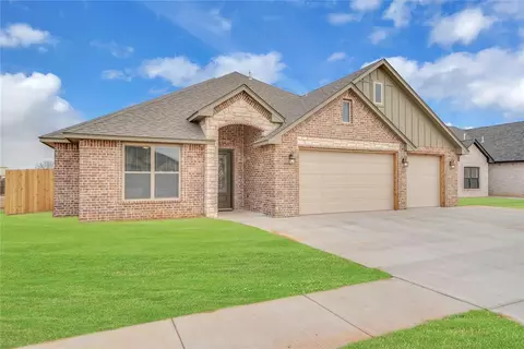 3316 Continental Ct, Altus, OK 73521