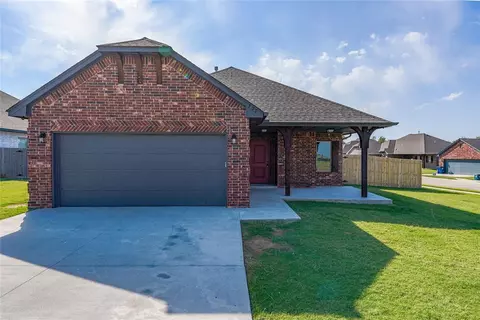 207 Springtree Dr, Harrah, OK 73045