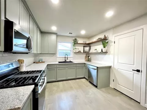 6808 NW 26th St, Bethany, OK 73008