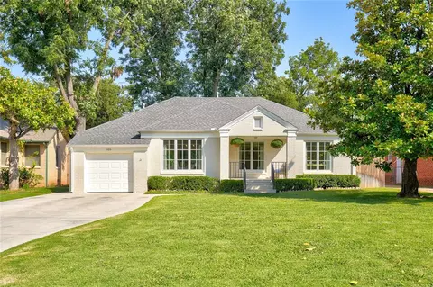 1105 Marlboro Ln, Nichols Hills, OK 73116