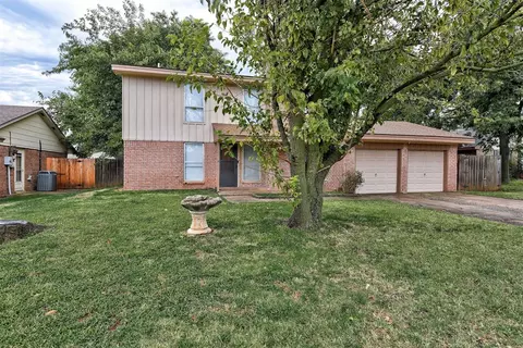 105 W Vail Dr, Yukon, OK 73099