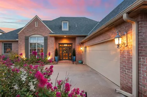2942 NW 160th St, Edmond, OK 73013