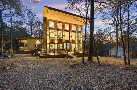 136 Gnarly Maple Trl, Broken Bow, OK 74728