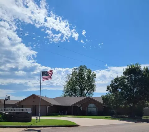 706 Dana Ave, Hinton, OK 73047