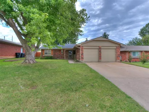 7424 NW 27th St, Bethany, OK 73008
