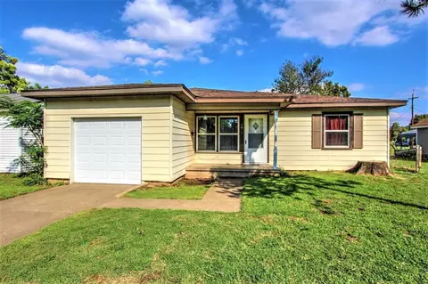 1617 S 13th St, Chickasha, OK 73018