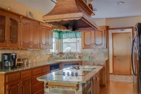 1413 Northcrest Dr, Ada, OK 74820 photo 9