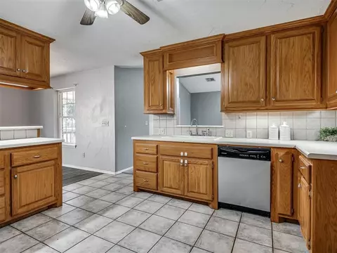 602 E Washington St, Crescent, OK 73028 photo 15