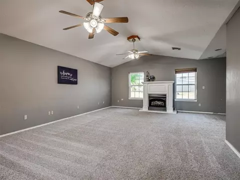 602 E Washington St, Crescent, OK 73028 photo 10