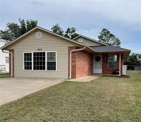 1325 N Market Ave, Shawnee, OK 74801