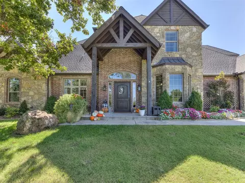 7412 Lost Forest Dr, Edmond, OK 73034