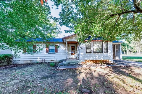 421 Lake Ave, Davenport, OK 74026