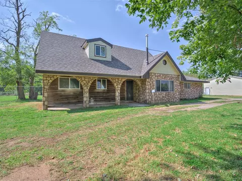 402 N Piedmont Rd, Yukon, OK 73099