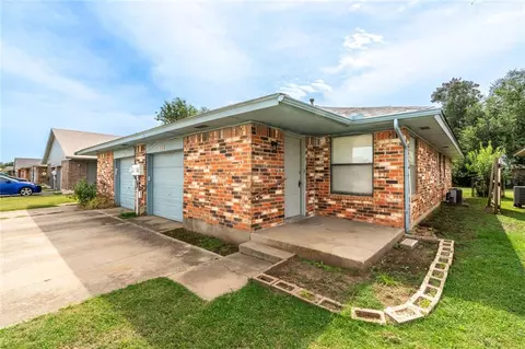 204 Barrett Pl, Edmond, OK 73003