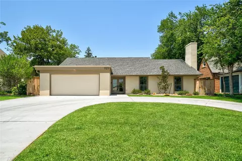 1123 Glenwood Ave, Nichols Hills, OK 73116