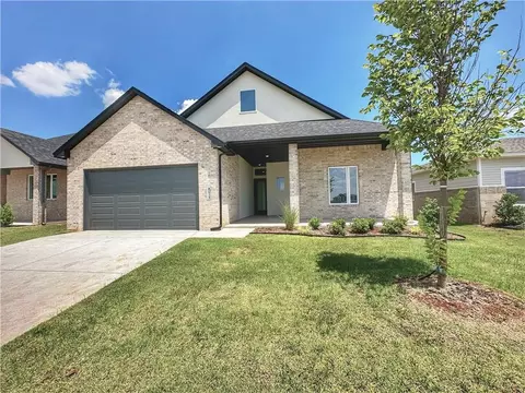 8013 NW 152nd Ter, Edmond, OK 73013