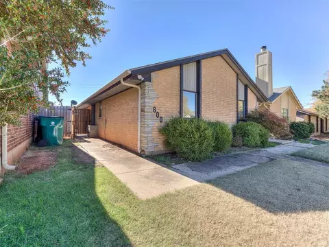 800 NW 137th St, Edmond, OK 73013