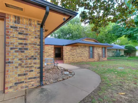 3915 Durango Cir, Norman, OK 73072 photo 2