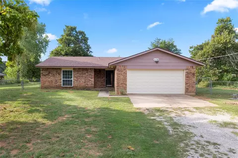 16588 SE 18th St, Choctaw, OK 73020