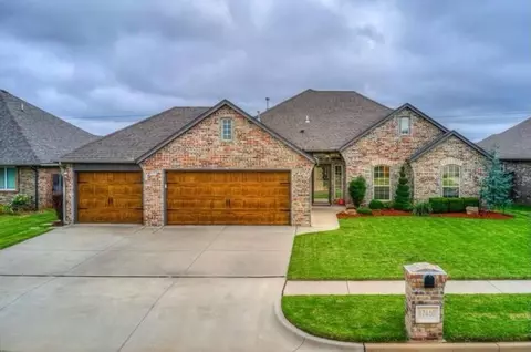 17416 White Hawk Dr, Edmond, OK 73012