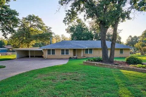 1326 Hickman Ave, Choctaw, OK 73020