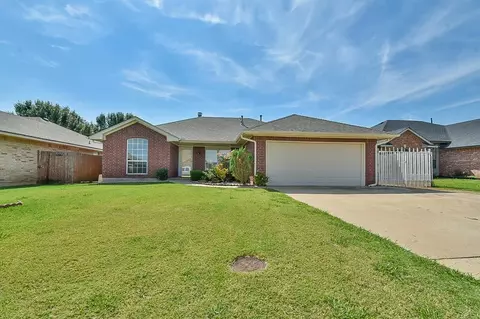 4744 SE 43rd St, Del City, OK 73115