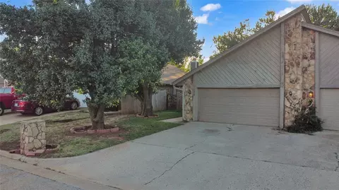 7309 Kings Manor Ct, Oklahoma City, OK 73132