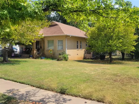 109 E Vinita St, Sulphur, OK 73086