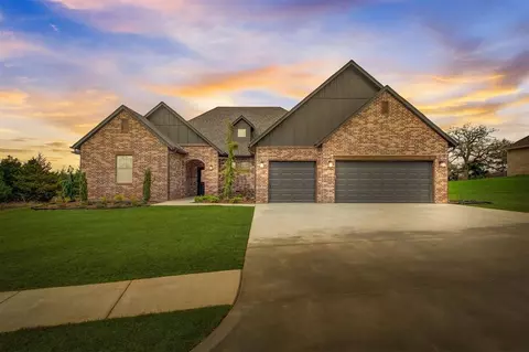 8003 Goldfinch Dr, Guthrie, OK 73044