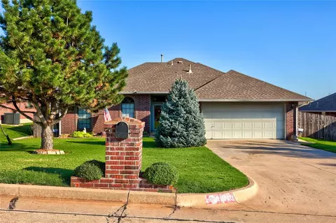 11549 Village Ave, Midwest City, OK 73130