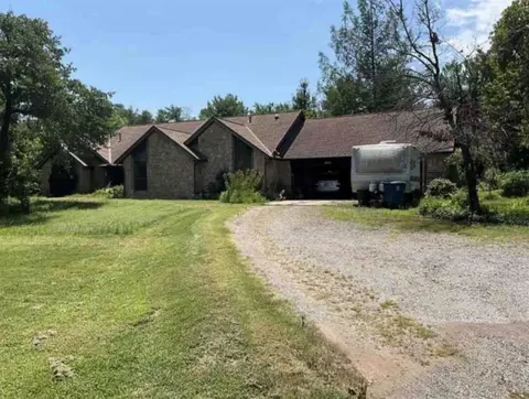 1920 Glendale Dr, Edmond, OK 73034