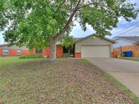 2712 Keats Pl, The Village, OK 73120