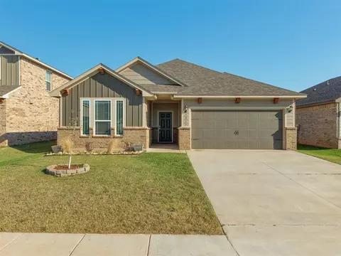 1013 NW 6th St, Newcastle, OK 73065