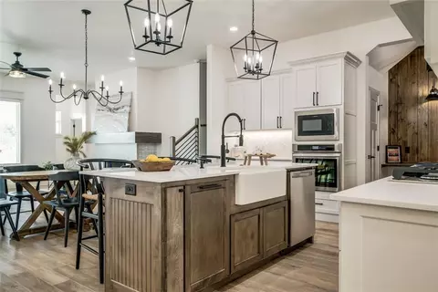10701 Swift Cir, Yukon, OK 73099