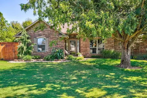 1510 Excaliber Dr, Tuttle, OK 73089 photo 2